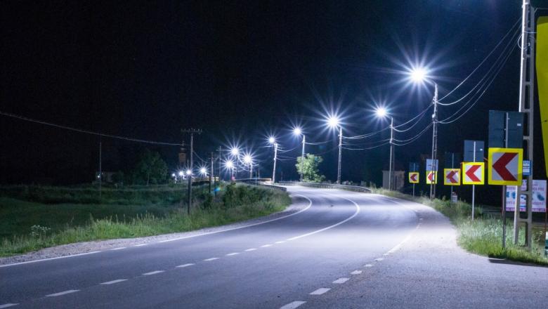 S-a semnat contractul pentru modernizarea iluminatului stradal. 4,5 milioane de euro, pentru iluminat cu LED pe traseele tramvaielor 101 si 102