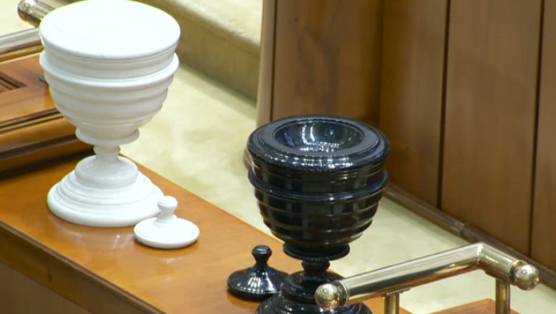 CITEȘTE Textul moțiunii de cenzură pentru demiterea guvernului Bolojan