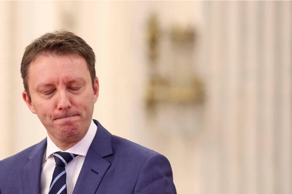Guvernul Mureșan a picat în Parlament. Câte voturi a primit?